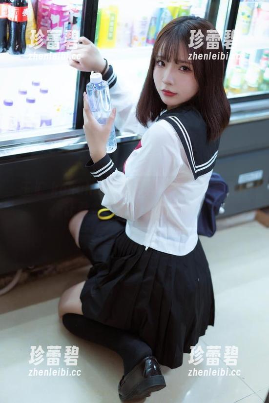 玉汇 kokuhui的油亮写真集：那种光泽，让看者不由自主深吸一口气